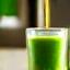 Persona preparando un batido verde saludable